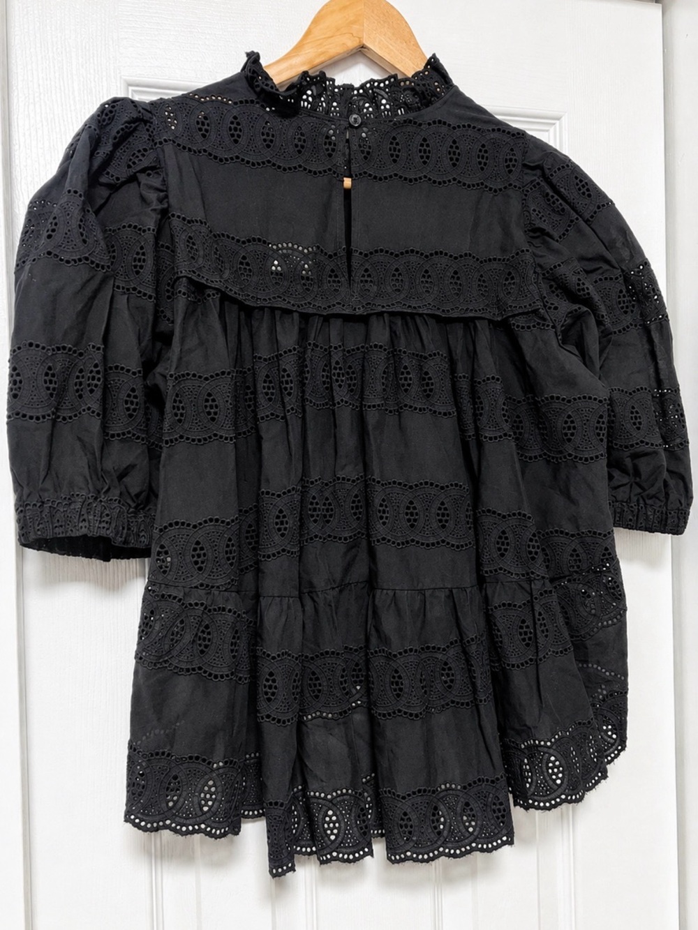Anthropologie Othilia Idina Eyelet Top Black Size M NWT - Picture 6 of 11